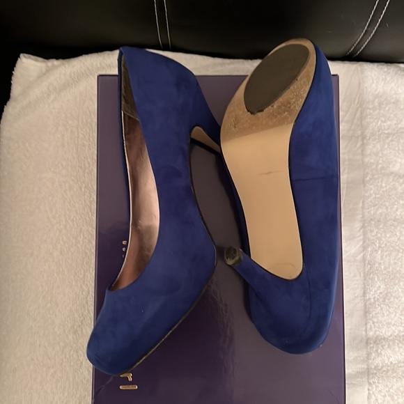 Heels - Picture 6 of 6